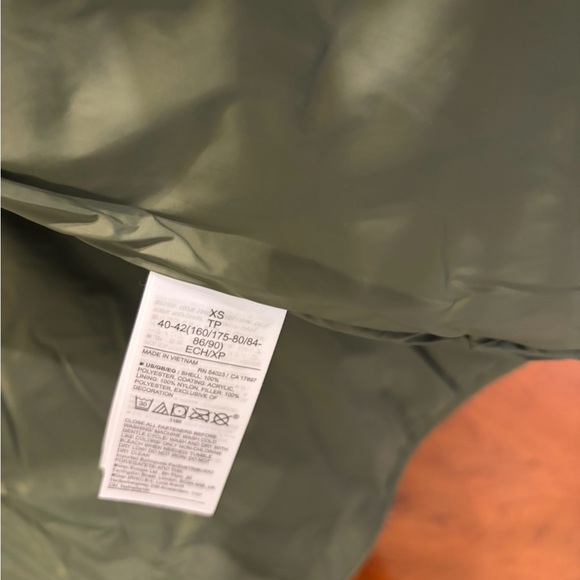 GAP Quilted Jacket - Picture 4 of 5